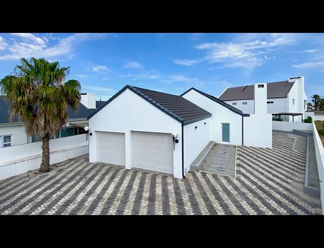 3 BEDROOM HOUSE FOR SALE IN GOLDEN MILE